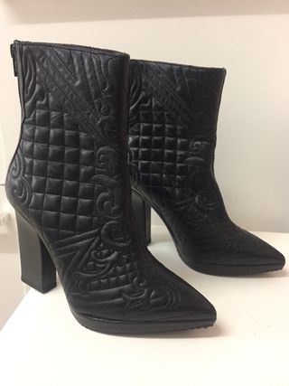 Botines rebeca sanver de segunda mano por 45 EUR en Oviedo en WALLAPOP