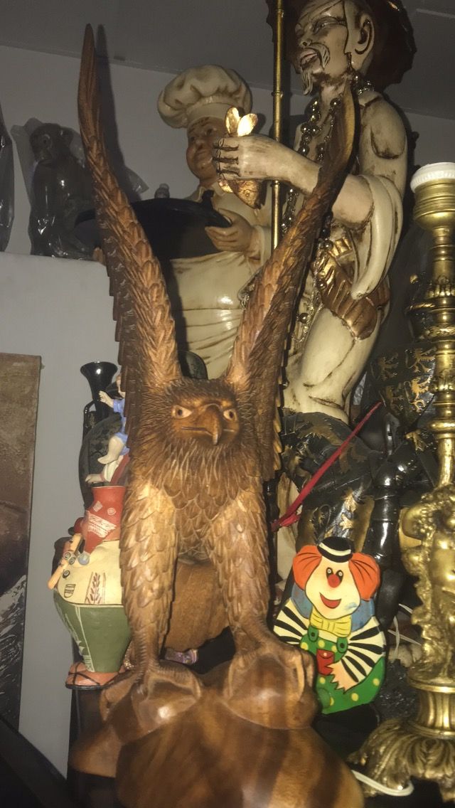 TALLA DE ÁGUILA ECHA A MANO DE MADERA NOBLE