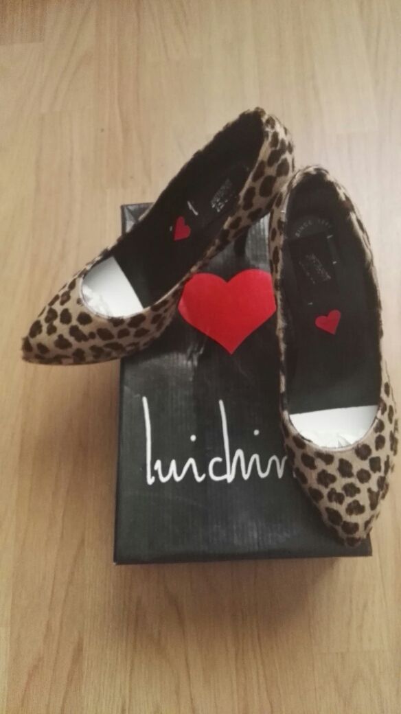 Zapatos tacón animal print piel