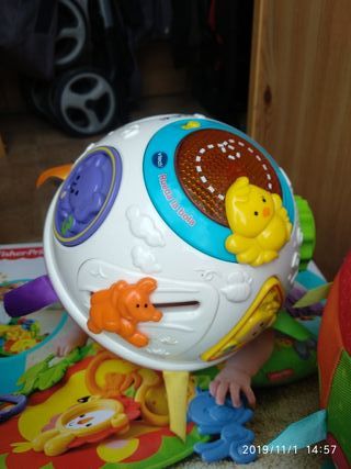 robi pelota fisher price