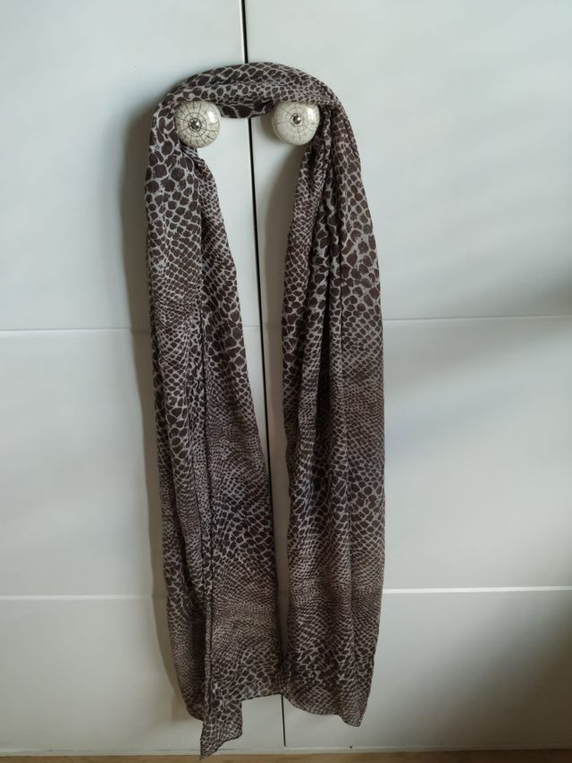 Pañuelo largo y fino.Print