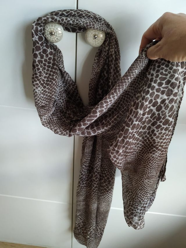 Pañuelo largo y fino.Print