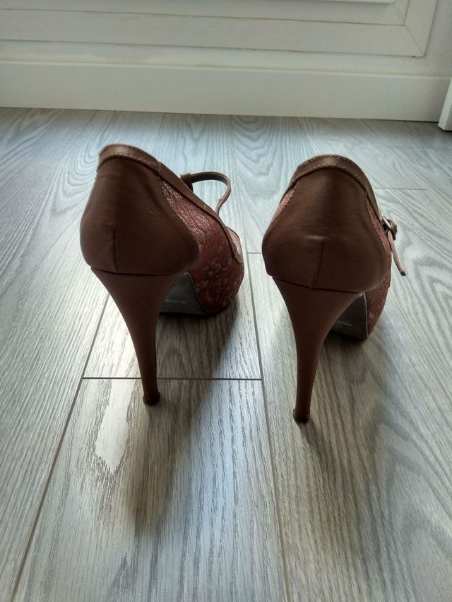 zapatos tacón marrón. 40