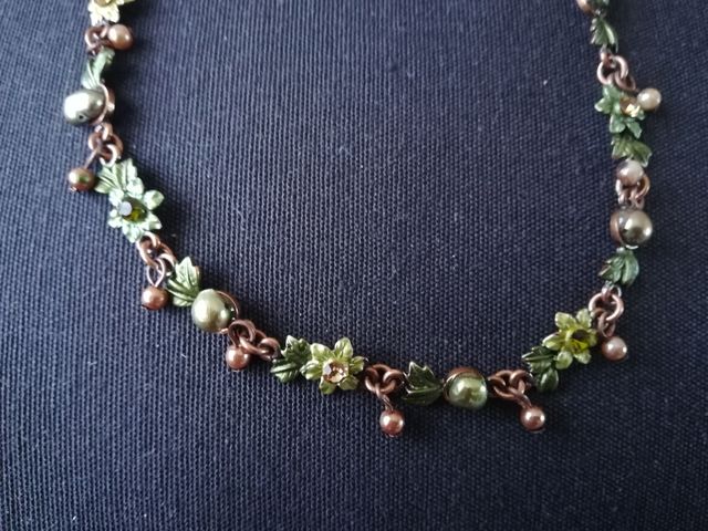 Gargantilla  de cobre  y  esmalte