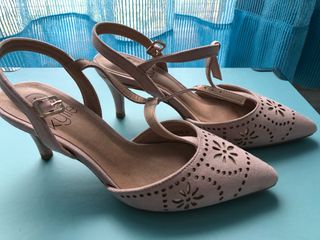 Zapatos de tacón medio rosa palo de segunda mano por 10 EUR en Granada en  WALLAPOP