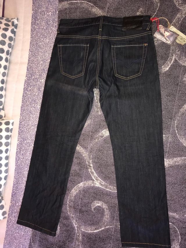 Pantalón vaquero Guess SIN ESTRENAR