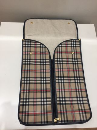 Portacamisas de segunda mano por 10 EUR en Gelves en WALLAPOP