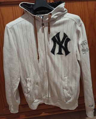 Chaqueta New York Yankees [Talla L] de segunda mano por 12,99 EUR en Pinto  en WALLAPOP