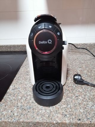 Cafetera Delta Q Milk Qool de segunda mano por 50 EUR en Simat de la  Valldigna en WALLAPOP