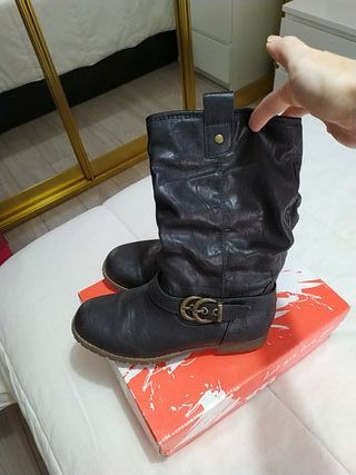 Botas altas negras de segunda mano en Leganés en WALLAPOP