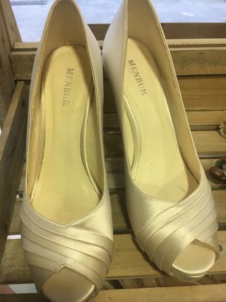 nuevo estilo de vida 100% de alta calidad Excelente calidad Zapatos de novia Menbur de segunda mano en Barcelona en WALLAPOP nuevo estilo de vida 100% de alta calidad Excelente calidad Zapatos de novia Menbur de segunda mano en Barcelona en WALLAPOP