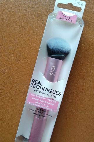 brocha colorete real techniques