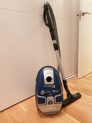 Aspiradora Rowenta Silence force 2100 de segunda mano por 80 EUR en Granada  en WALLAPOP
