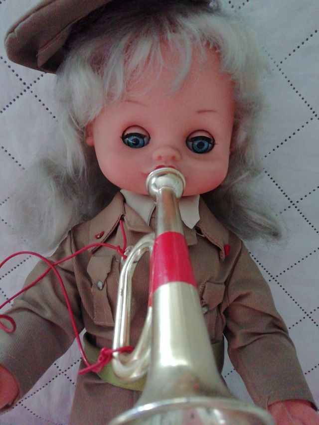 muñeca guendolin militar
