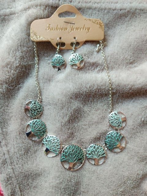 conjunto : colgante y pendientes