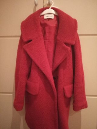 Abrigo de Bimba y Lola rojo de segunda mano por 45 EUR en Albacete en  WALLAPOP