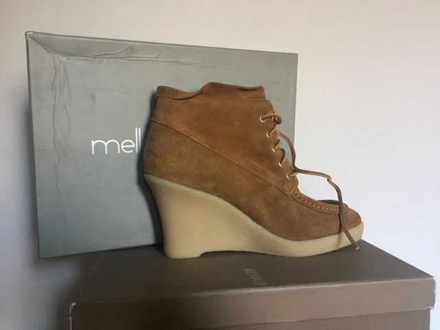 Zapatos piel con cordones y cuña