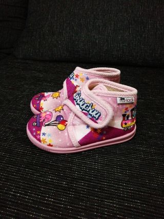 Zapatillas de casa de segunda mano en Irun en WALLAPOP Zapatillas de casa de segunda mano en Irun en WALLAPOP