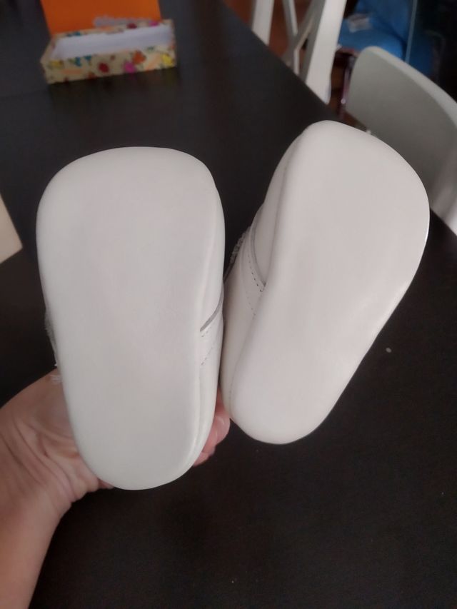 Botas piel bebé talla 16