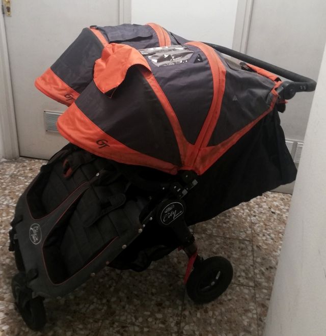 Carrito Gemelar Baby Jogger City