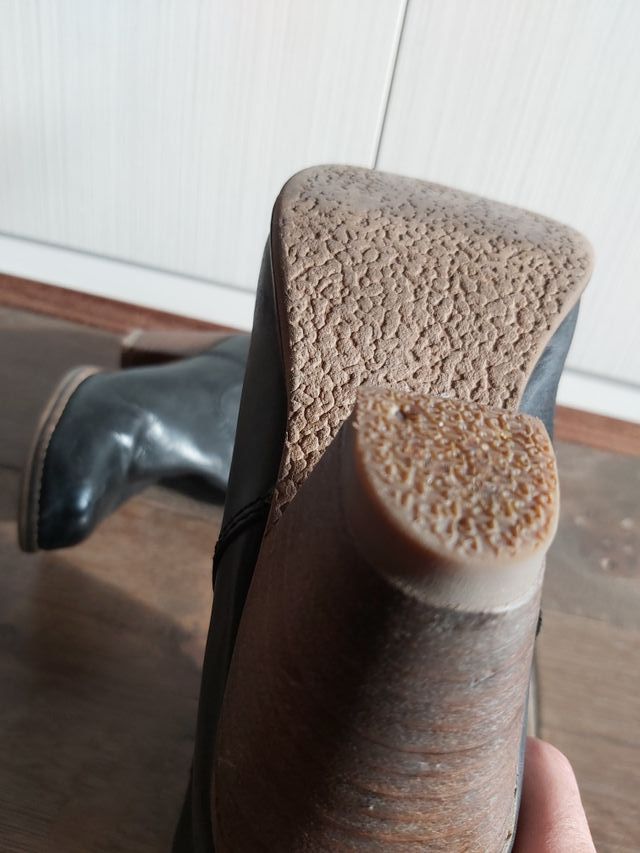 Botas negras de piel Coolway