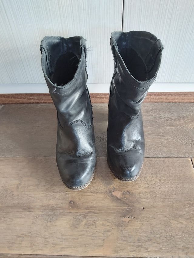 Botas negras de piel Coolway