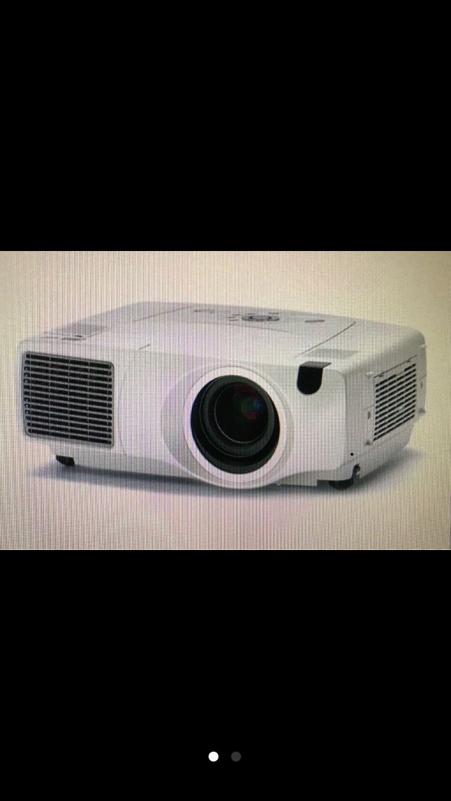 Apparecchiature per proiettori e schermi