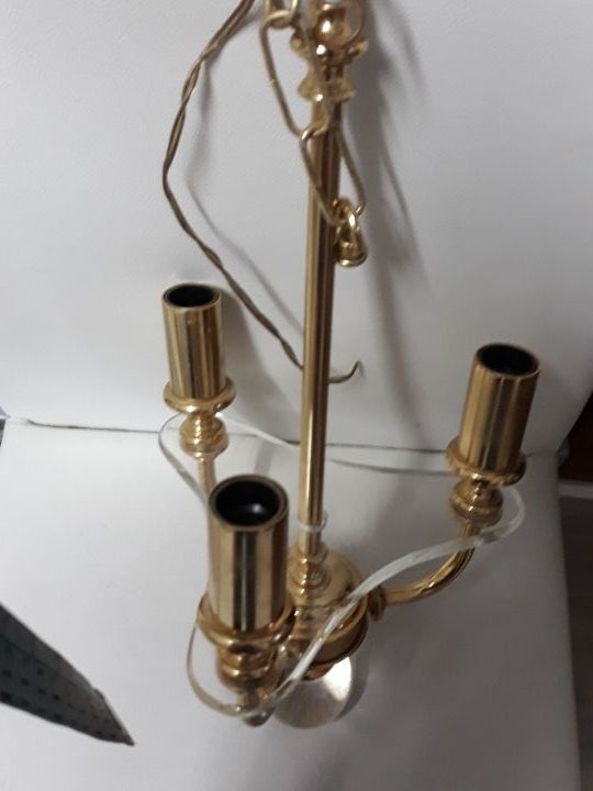 lampara latón dorado y metacrilato