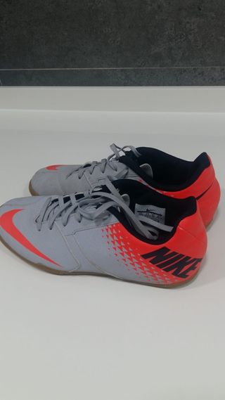 Botas fútbol sala Nike impecables 36 de segunda mano por 19 Botas fútbol sala Nike impecables 36 de segunda mano por 19
