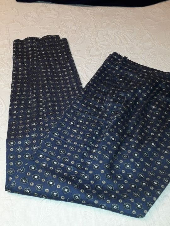 pantalón tipo chino