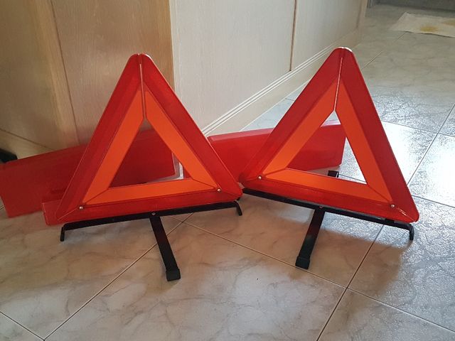 TRIANGULOS DE SEÑALIZACION HOMOLOGADO