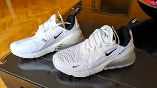 zapatillas nike 270 blancas