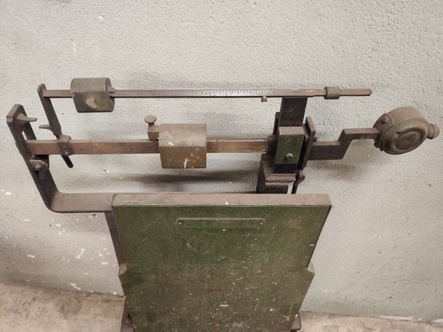 Báscula antigua.