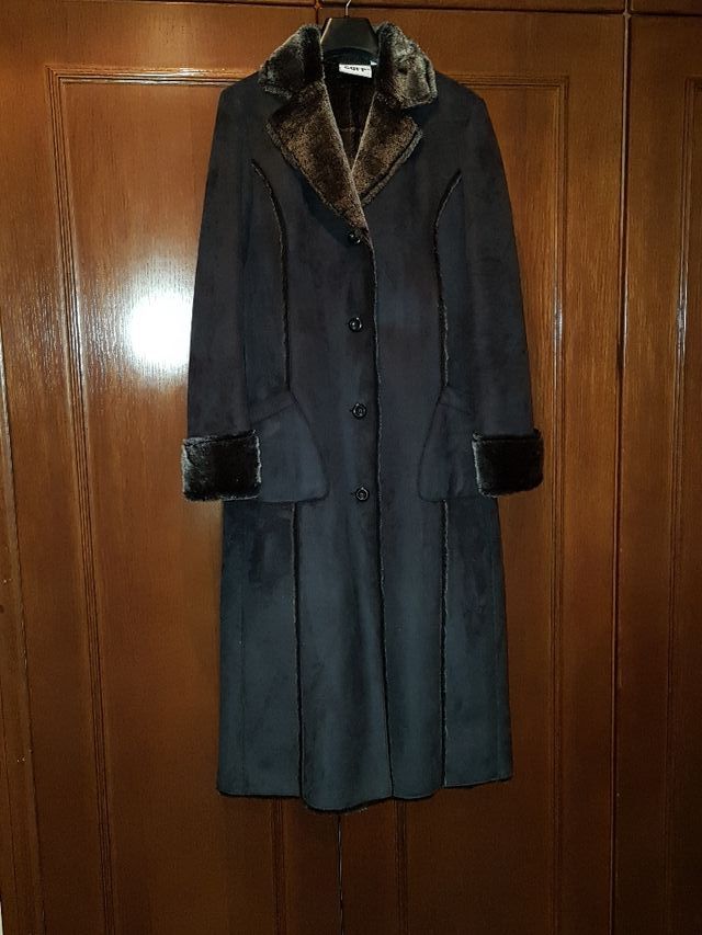 ABRIGO DE ANTE CON FORRO DE PELO