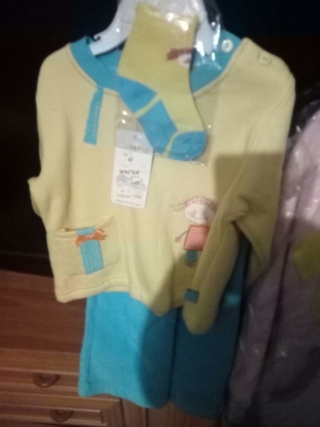 Pareja pijamita y batita niña/o.NUEVOS de segunda mano por 14 € en