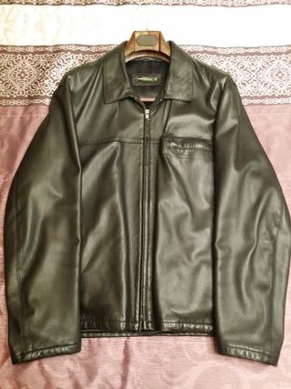 Cazadora chaqueta cuero genuino negra Springfield de segunda mano por 355  EUR en Villarrobledo en WALLAPOP