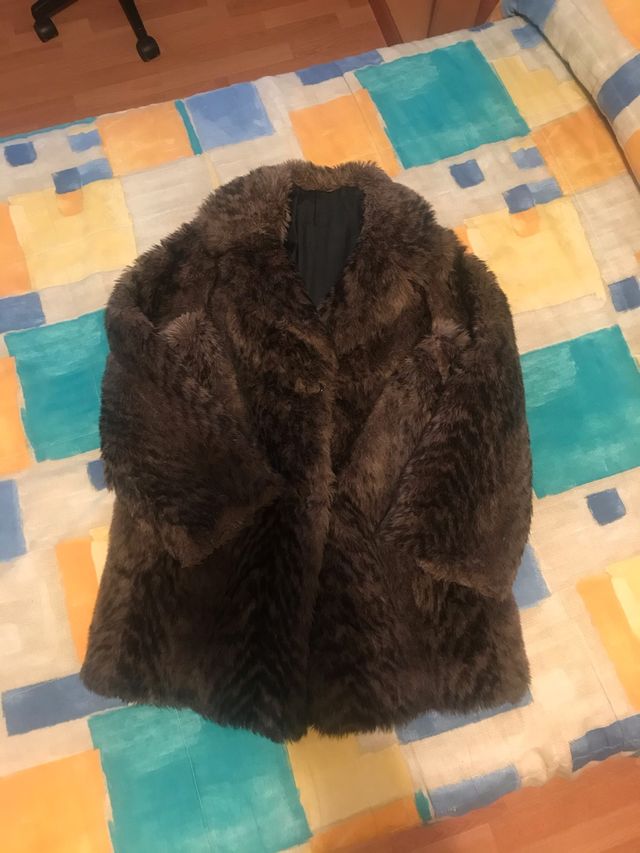 Abrigo chica o señora de piel. Talla M