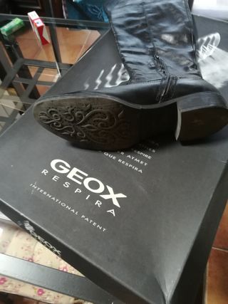 Botas mosqueteras Geox de segunda mano por 25 EUR en Manresa en WALLAPOP