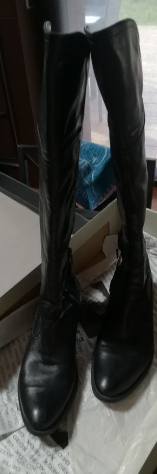 Botas mosqueteras Geox de segunda mano por 25 EUR en Manresa en WALLAPOP