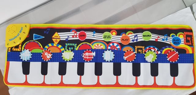 Alfombra musical nueva.