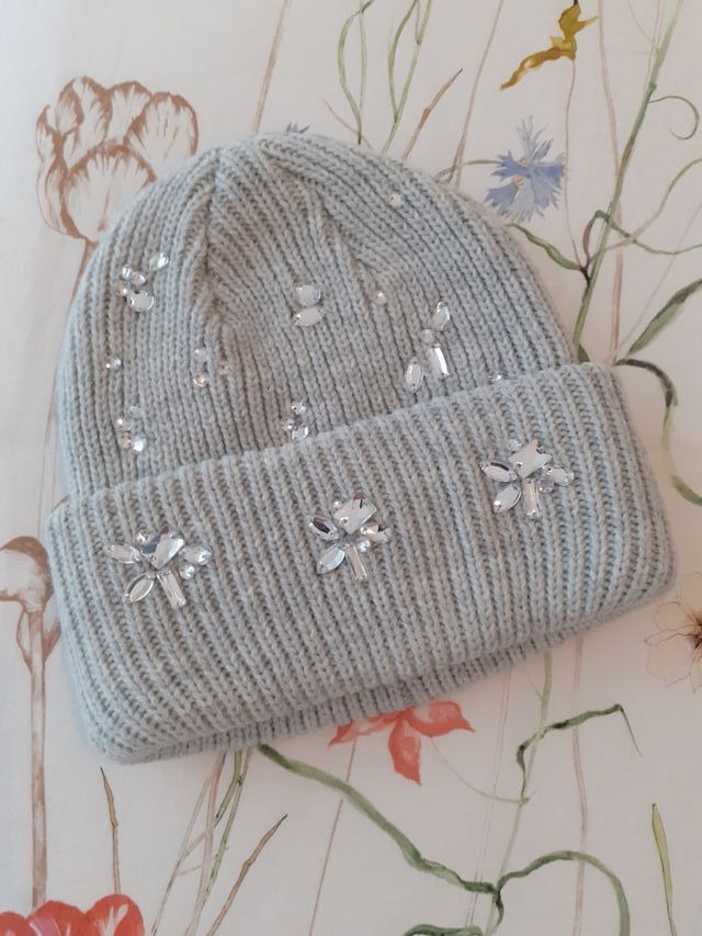 gorro con perlas