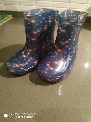 Botas de agua número 22 de segunda mano por 6 EUR en Sevilla en WALLAPOP