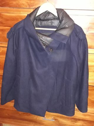 Abrigo de Zara de señora de segunda mano por 15 EUR en Alcorcón en WALLAPOP