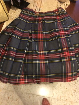 Falda uniforme de segunda mano en Algeciras en WALLAPOP Falda Desigual de segunda mano por 11 € en Algeciras en WALLAPOP