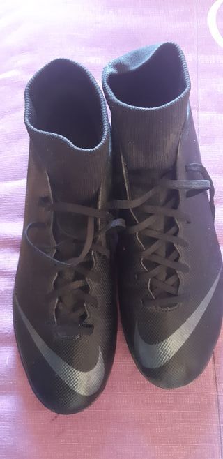 Botas fútbol sala Nike impecables 36 de segunda mano por 19 Botas fútbol sala Nike impecables 36 de segunda mano por 19