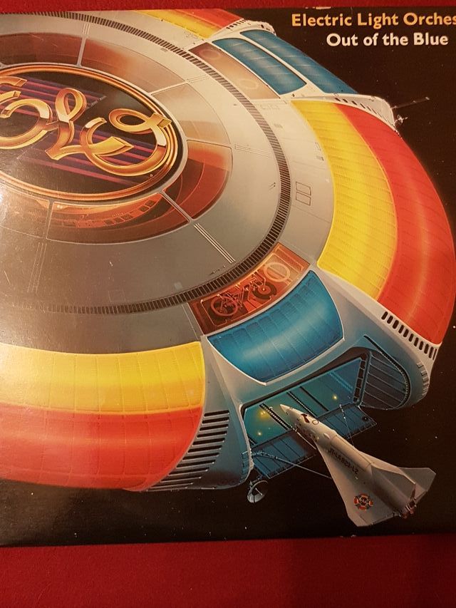 OUT OF THE BLUE. ELO