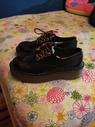 Zapato plataforma Pull and Bear de segunda mano por 11 EUR en Alcorcón en  WALLAPOP