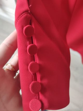 Vestido rojo Hoss Intropía de segunda mano por 30 EUR en Sevilla en WALLAPOP