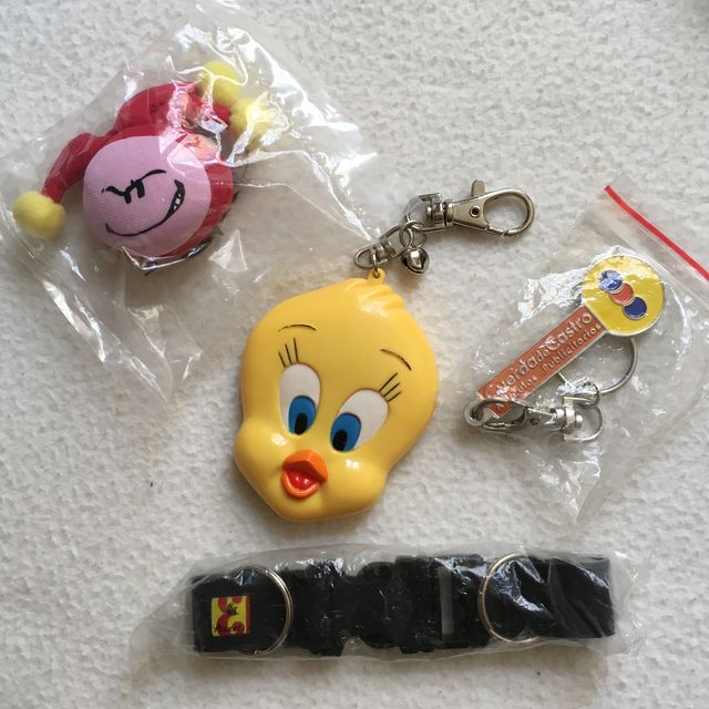 Lote de 25 llaveros variados  80s - 00s