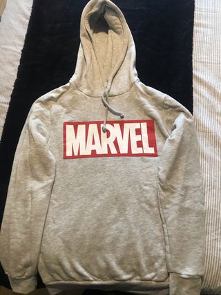 sudadera marvel pull and bear